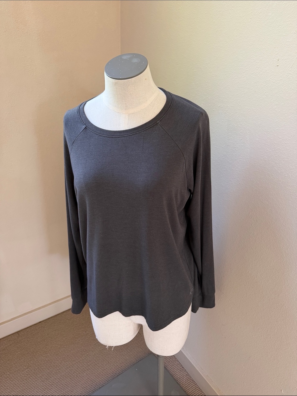 EUC Cozy Earth Charcoal Women's Bamboo Pullover Crew Small